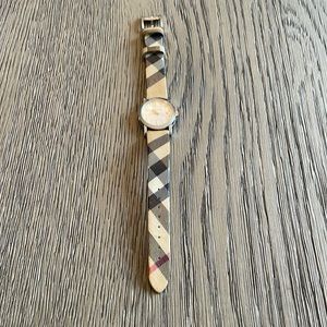 Authentic Burberry Women’s Silver Watch with logo leather band